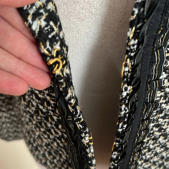 Talbots Tweed Lady Jacket in Black/White/Gold with a Small Ruffle Detail - 2P - Picture 5 of 10
